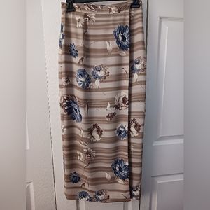 Chaus, womens MUST HAVE maxi skirt 😃